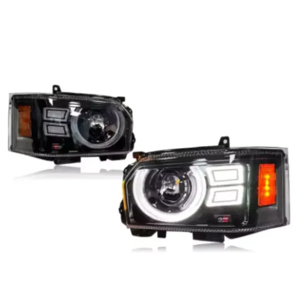 Suitable for 05-18 Toyota Hiace Headlight (2) Suitable for 05-18 Toyota Hiace Headlight